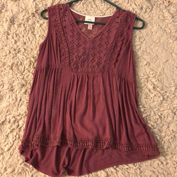 Knox Rose Flowy Lace Tank - Picture 1 of 3